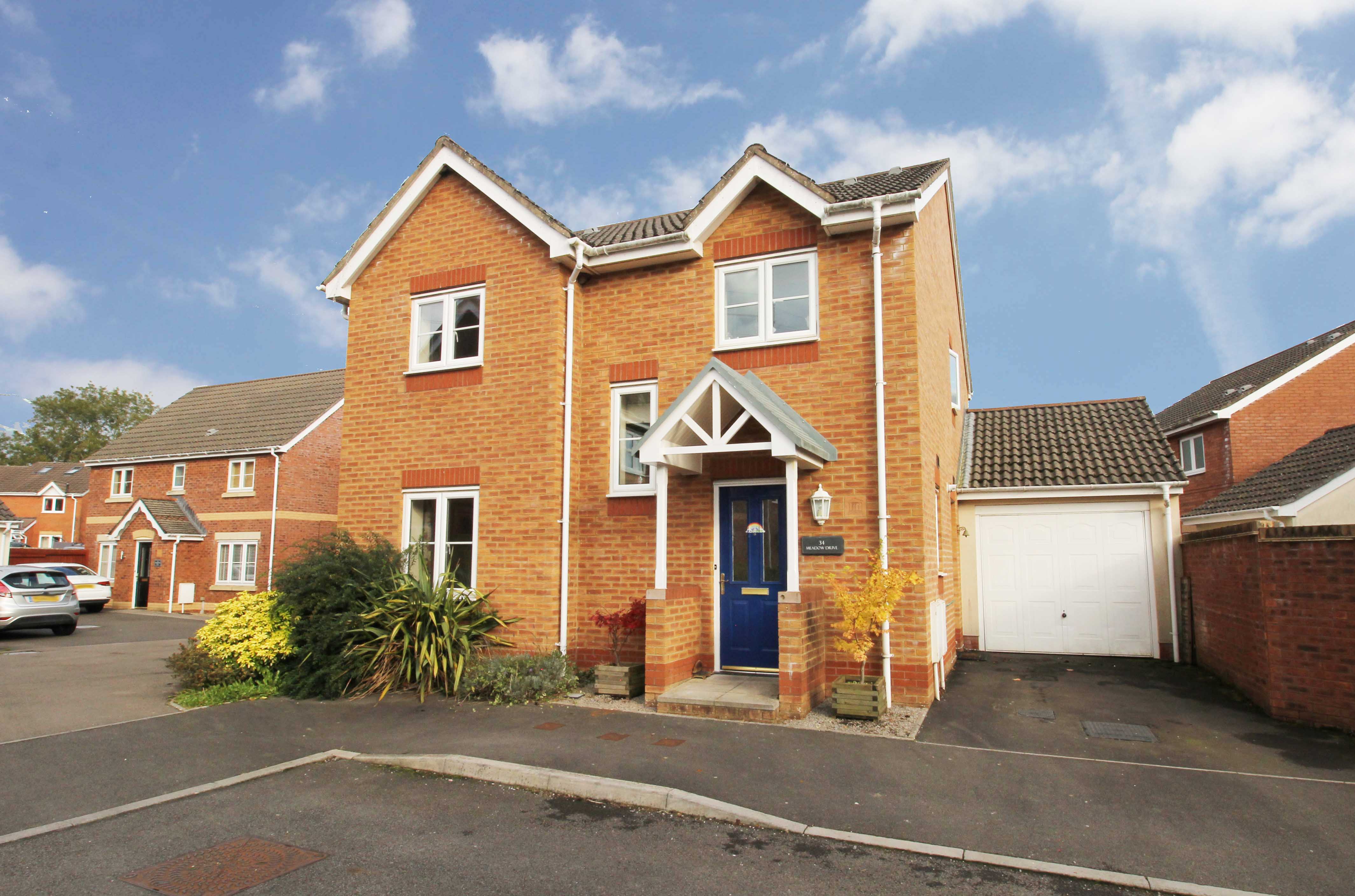 Meadow Drive, Tyla Garw, CF72 9FR Three Estate Agents